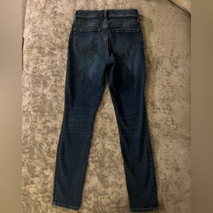 GAP 26R True Skinny Jean